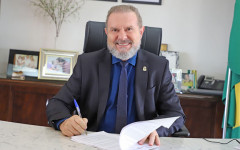 Governador Carlesse assina pré-contrato para compra da vacina Sputnik V