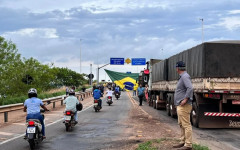 Bloqueio total na ponte da TO-080 que liga Palmas e o distrito de Luzimangues. 