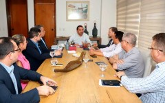 Governador Wanderlei Barbosa em reunião com secretariado.
