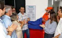 Prefeita de Guaraí, Fátima Coelho, celebra a inauguração da nova unidade dos Bombeiros com o governador