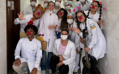 Acadêmicos de medicina da UFNT realizam visitas periódicas ao HMA para realizar a Palhaçoterapia