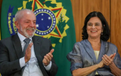 Presidente Lula e a ministra da Saúde, Nísia Trindade, anunciam primeira vacina 100% nacional e de dose única contra a dengue.