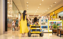 A cada R$ 350,00 em compras em quaisquer lojas do empreendimento, o consumidor ganhará um óleo corporal