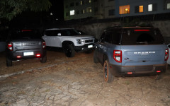  Carros apreendidos, supostamente adquiridos com o dinheiro desviado das empresas 