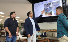 Governador Wanderlei Barbosa durante reunião com equipe da Ageto para tratar da recuperação emergencial das rodovias estaduais