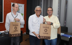  Marcos Tognato - Relações Institucionais da Gol, Hercy Filho - Secretário do Turismo, e o vice-prefeito de Araguaína, Israel Guimarães