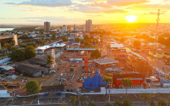 Palco da Expoara 2025 pronto para receber a programação musical, que começa com a Noite Gospel e segue até 8 de junho.
