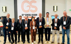 Certificado de zona livre da febre aftosa sem vacinação foi entregue para representantes da Adapec e Seagro, na manhã desta quinta-feira, 29, durante evento da Woha, em Paris, na França 