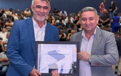 Após receber o título, Amélio participou da inauguração de um painel de LED, doado pela Aleto à Câmara de Araguaína, para aprimorar os trabalhos do Legislativo Municipal.