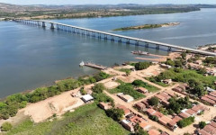Obras da ponte sobre o rio Araguaia, que liga os estados do Pará e do Tocantins, na rodovia BR-153. 