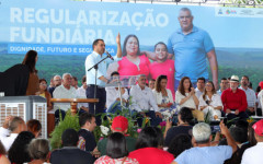 Durante evento na orla do Rio Araguaia, o governador Wanderlei Barbosa destacou a importância do investimento de mais de R$ 62 milhões na área da saúde, da região do Bico do Papagaio 