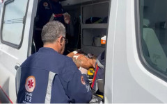 Jovem esfaqueado é socorrido em Araguaína; suspeito fugiu
