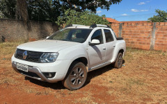  Carro de empresário é achado com placa adulterada.