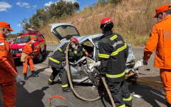 Carro envolvido em acidente na TO-050, próximo a Dianópolis —Carro envolvido em acidente na TO-050, próximo a Dianópolis