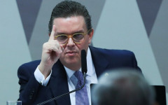 O ministro Wolney Queiroz (Previdência) reforçou que os pagamentos são por ordem de adesão e que as primeiras remessas serão a partir do dia 24 de julho. 
