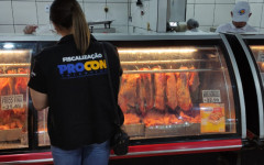 Consumidores devem ficar atentos às variações de preços e às condições de venda de carnes em Araguaína, alerta o Procon Tocantins.