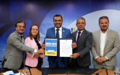 Governador Wanderlei Barbosa durante o lançamento oficial do Refis 2025, no Palácio Araguaia, em Palmas 