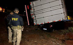 Acidente entre carro de passeio e caminhão-baú na BR-153 em Araguaína; motoristas saíram ilesos, mas trecho sem iluminação preocupa moradores.