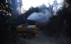 Brigadistas do Sindicato Rural em ação no combate a incêndio em área rural de Araguaína.