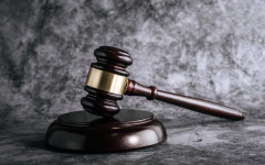 A prisão preventiva do acusado foi decretada em setembro de 2015, mas ele fugiu e só foi preso este ano de 2025, no estado do Pará.