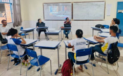  Os alunos discutem por meio do texto literário racismo estrutural e institucional, pobreza e violência urbana, gênero, raça, classe e temas afins ligados ao Letramento Literário e Racial.