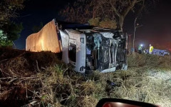 Acidente que deixou mortos na BR-153 envolve caminhão de carga, em Goiás.