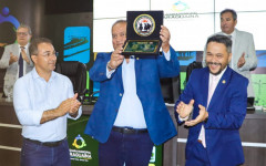 Senador Eduardo Gomes recebe a 1ª Medalha de Honra ao Mérito Tocantins da Câmara Municipal de Araguaína e anuncia R$ 2 milhões para a construção do novo prédio da Casa de Leis. 