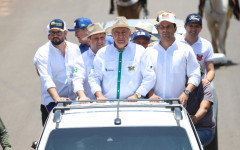 Além do governador Laurez Moreira, a cavalgada contou com a participação do deputado federal Tiago Dimas, do senador Irajá e do deputado estadual Eduardo Mantoan