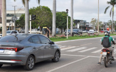 Pagamento do IPVA é exigência para emissão do CRLV.