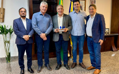 O presidente do Conselho da Frísia, Geraldo Slob, e o gerente executivo Marcelo Cavazotti se reuniram com o governador Laurez Moreira para apresentar demandas do cooperativismo e celebrar os avanços da cooperativa no Tocantins.