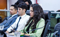 Acadêmicos de Direito participam de simulação de sessão legislativa durante o projeto Vereador por um Dia na Câmara Municipal de Araguaína.