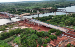 Vista panorâmica da ponte de Estreito em fase final de construção