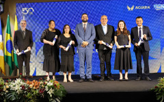 Posse da nova diretoria da Aciara reuniu autoridades, empresários e ex-presidentes da entidade. Roger Sousa Kuhn assume a presidência a partir de 1º de janeiro de 2026, ao lado da diretoria executiva e dos 58 diretores empossados.