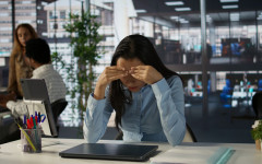 Sintomas como palpitação, aperto no peito, falta de ar e cansaço frequente merecem atenção.