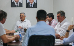 Membros da nova diretoria da Federação da Agricultura e Pecuária do Tocantins (FAET) durante a primeira reunião de trabalho do mandato.