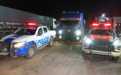 O caminhão foi localizado estacionado no pátio do posto