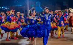 O recurso poderá ser utilizado entre as juninas para criação e confecção de figurinos, adereços, elementos cenográficos e auxilio no transporte do grupo e produção cênica da junina durante as apresentações.