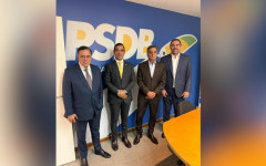 Vicentinho Júnior é recebido por Aécio Neves na sede nacional do PSDB, em Brasília