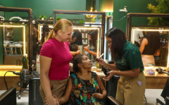  Toda a equipe do estabelecimento comercial se dedicou ao atendimento exclusivo das visitantes especiais