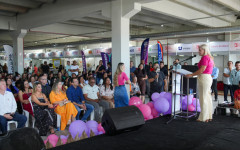 A feira conta com 50 estandes ocupados por mulheres empreendedoras, com negócios nas áreas de moda, gastronomia, artesanato, estética, saúde, consultoria e outros segmentos.