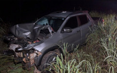 Picape Fiat Toro ficou destruída na frente após colisão