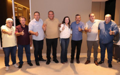 Senador Eduardo Gomes (PL-TO) durante encontro que consolidou a nominata do partido com cinco deputados estaduais 