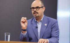 Mateus Simões durante cerimônia de posse no Plenário da Assembleia Legislativa de Minas Gerais