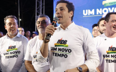 Deputado Olyntho Neto durante ato de filiação ao MDB, ao lado de Amélio Cayres, Vicentinho Junior e Alexandre Guimarães 