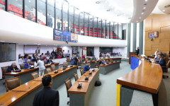 Plenário da Assembleia Legislativa do Tocantins durante aprovação do projeto que proíbe protesto de contas de serviços essenciais