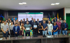 Câmara de Araguaína aprova criação da agência reguladora e realiza entrega de moções a cidadãos homenageados