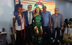 Deputado Amélio Cayres durante abertura da 2ª Feira de Artesanato das Mulheres Empreendedoras da Amazônia, no hall da Assembleia Legislativa 