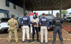 Suspeito foi entregue na fronteira do Brasil com Paraguai 