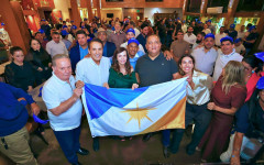 Senadora Professora Dorinha, senador Eduardo Gomes e deputado Carlos Henrique Gaguim durante encontro com vereadores tocantinenses em Brasília 