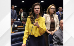 Senadora Professora Dorinha (União-TO) durante relatoria do projeto no Senado
